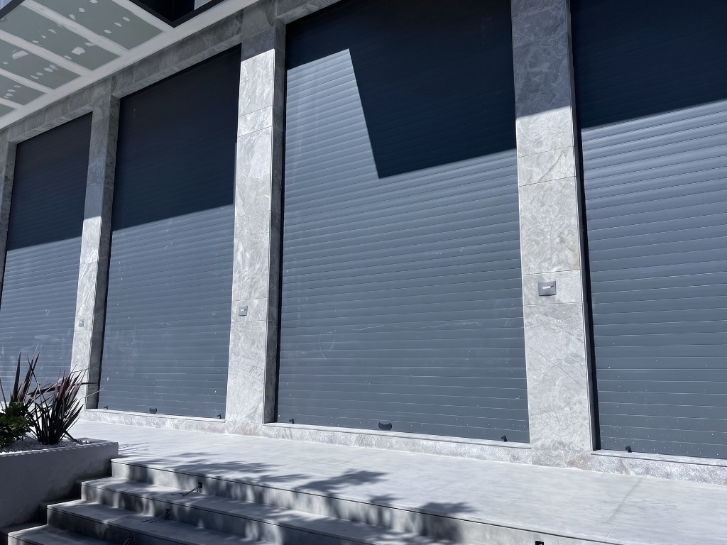 Magasins – Façade Avenue Principale